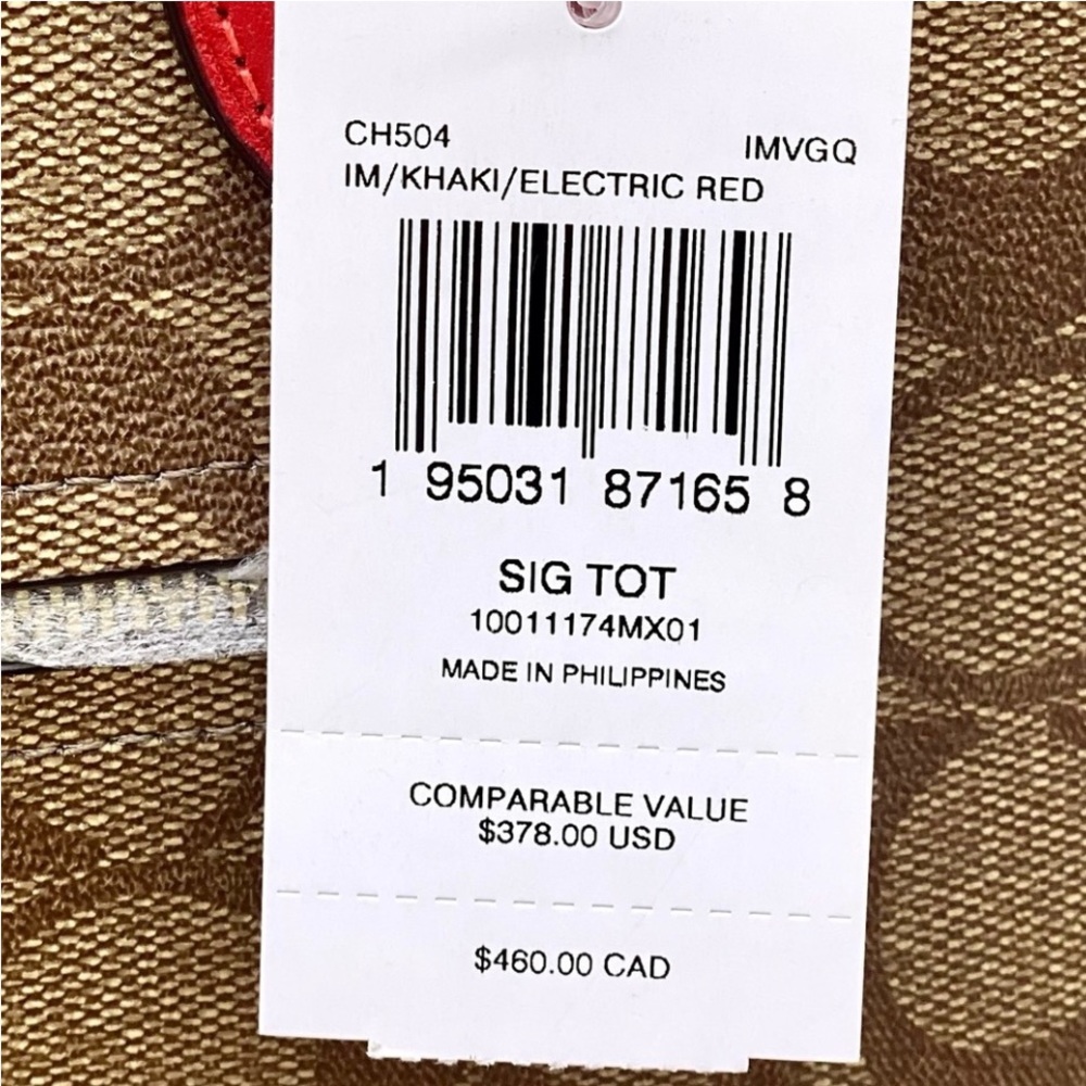 Coach Gallery Tote In
Signature Canvas
$178 $378 - Picture 14 of 14